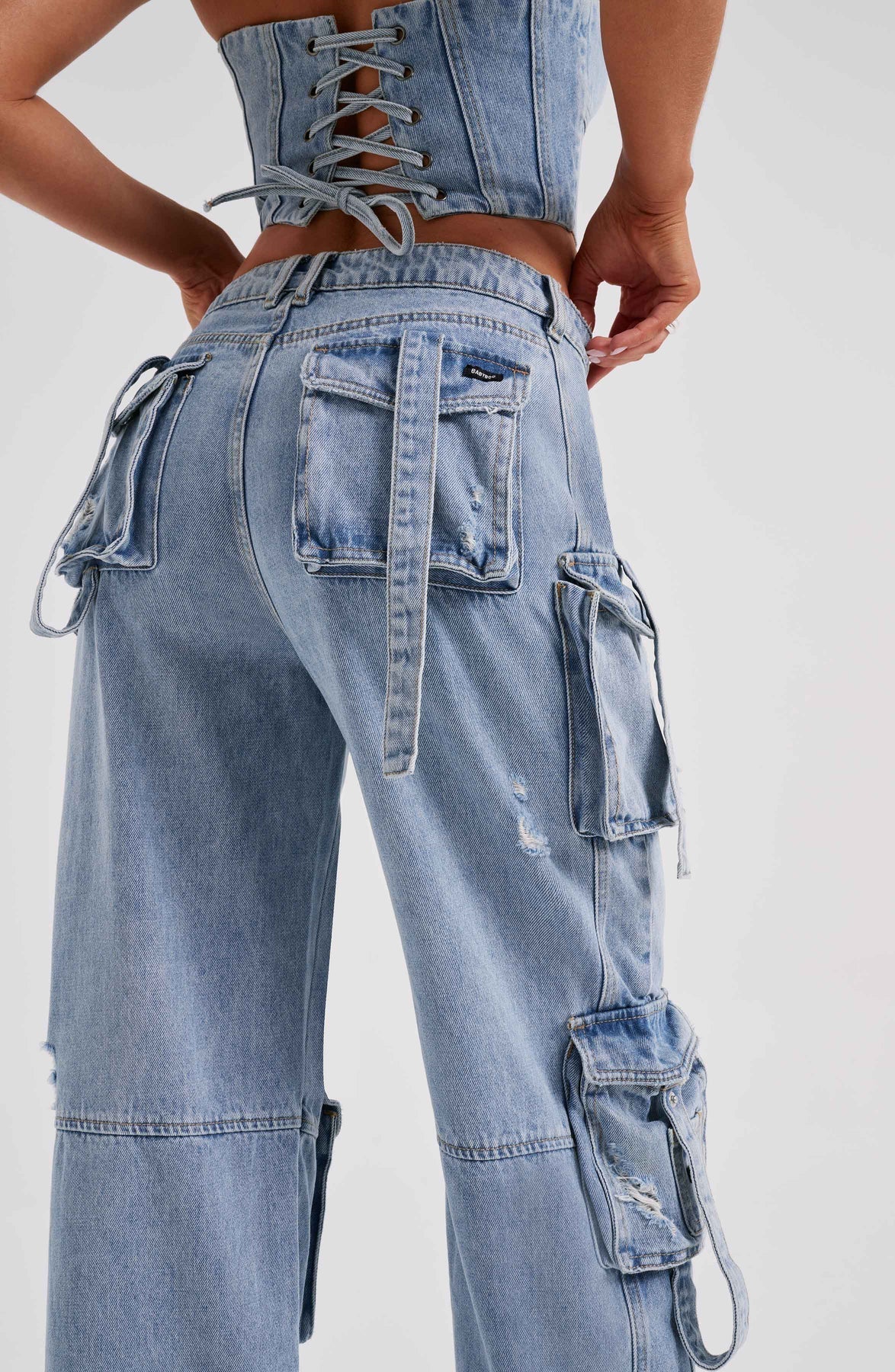 Lisbeth | Sæt med denimkorset og cargo-bukser